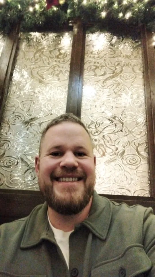 https://app.famworld.com/api/attachments/image/DAGd7243fEhfkq9Yg7fQ