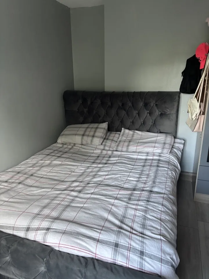 https://app.famworld.com/api/attachments/image/xsvEKSizPrIkpbm9r4Nc