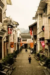 What time is it in China? A journey through time zones and the peculiarities of Chinese time