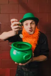 Le leprechaun : tout savoir sur cet être mythologique d’Irlande