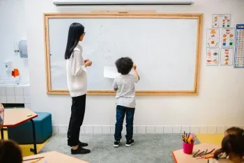 10代のイギリス人のペンフレンドを見つけるさまざまな方法