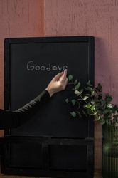 Various expressions to say goodbye in English