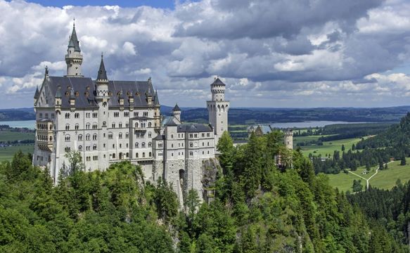 Schloss Neuschwanstein: Bayerische Majestät inkarniert
