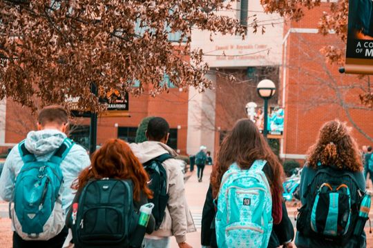 So werden Sie Gastfamilie für internationale Studierende