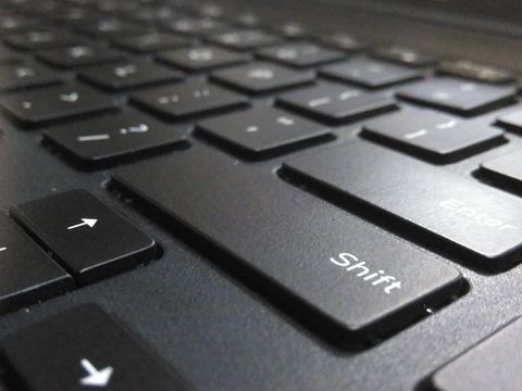 Déchiffrer les symboles du clavier : une odyssée numérique de 2000 mots